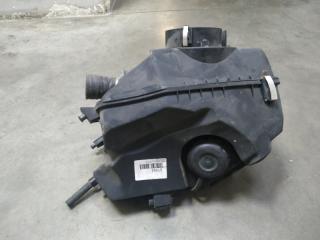 Запчасть корпус воздушного фильтра AUDI A6 2004-2010