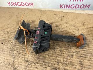 Запчасть ограничитель двери передний левый BMW X1