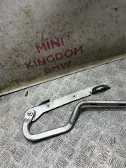 Фото запчасти петля капота левая Chrysler Voyager 2003 контрактная запчасть Запчасть петля капота левая Chrysler Voyager 2003