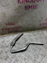 Фото запчасти петля капота правая Chrysler Voyager 2003 контрактная запчасть Запчасть петля капота правая Chrysler Voyager 2003