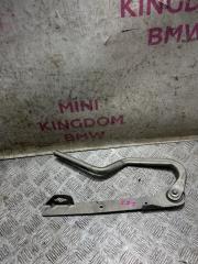 Фото запчасти петля капота левая Chrysler Voyager 2004 контрактная запчасть Запчасть петля капота левая Chrysler Voyager 2004