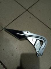 Петля капота передняя правая Ford Focus 2004