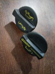 Крышка маслозаливной горловины Ford Focus 2008 Б/У Крышка маслозаливной горловины Ford Focus 2008