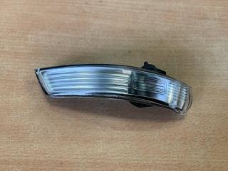 Повторитель поворота в зеркало левый Ford Focus 2008