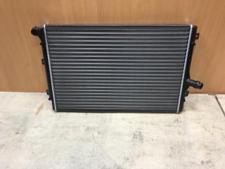 Радиатор охлаждения Skoda Octavia 2004 новая Радиатор охлаждения Skoda Octavia 2004