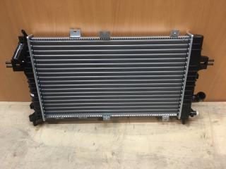 Радиатор охлаждения Opel Astra 2004 новая Радиатор охлаждения Opel Astra 2004