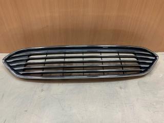 Решетка радиатора передняя Ford Focus 2015