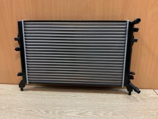 Радиатор охлаждения Audi A3 2008 525294 новая