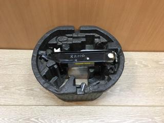 Запчасть домкрат Skoda Rapid 2012