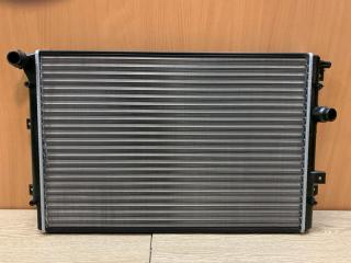 Радиатор охлаждения Volkswagen Sharan 2010 545330 новая