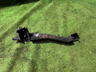 Крепление бампера переднее правое Subaru Forester 2011(062)