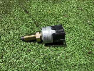 Фото запчасти концевик педали тормоза Toyota Vista Ardeo 2001(3603) контрактная запчасть Запчасть концевик педали тормоза Toyota Vista Ardeo 2001(3603)