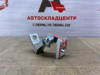Петля двери нижняя задняя левая SKODA RAPID (2012-2020)