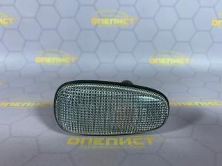 Поворотник в крыле передний Opel Astra