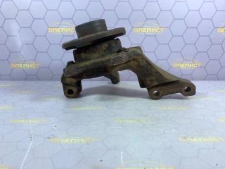 Кулак поворотный передний правый Opel Vectra