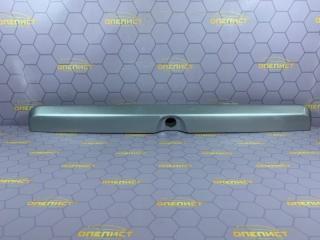 Запчасть накладка крышки багажника задняя Opel Astra