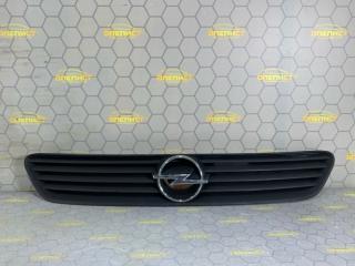 Решетка радиатора Opel Astra