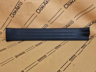 Накладка порога внутренняя передняя правая Toyota Fortuner