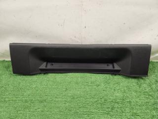 Запчасть накладка замка багажника задняя Skoda Yeti