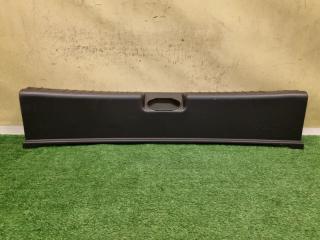 Запчасть накладка замка багажника Lada Granta