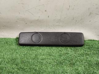 Запчасть накладка петель сидений задняя Volkswagen Tiguan