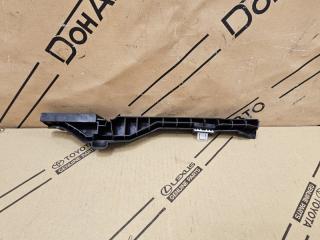 Уплотнитель двери задний левый Toyota Rav4