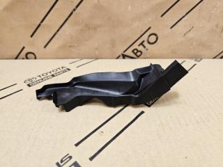 Уплотнитель двери передний правый Toyota Camry