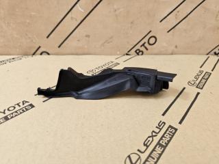 Уплотнитель двери передний левый Toyota Camry