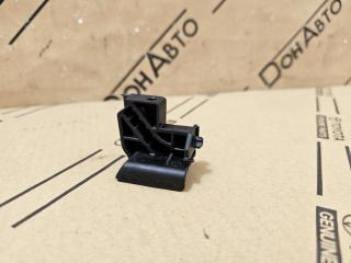 Уплотнитель двери задний правый Toyota Camry