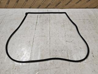 Уплотнитель двери задний правый Toyota Rav4