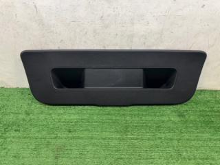 Запчасть обшивка крышки багажника задняя Volkswagen Polo