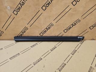 Уплотнитель двери задний левый Toyota Camry