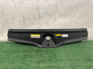 Накладка замка капота Skoda Octavia