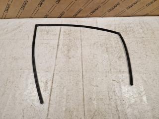 Уплотнитель двери передний правый Toyota Rav4