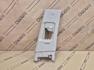 Обшивка стойки правая Mitsubishi Outlander