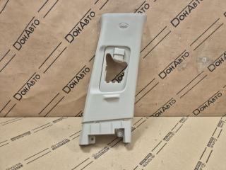 Обшивка стойки правая Mitsubishi Outlander