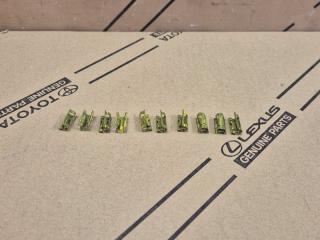 Запчасть скоба крепежная Skoda Rapid