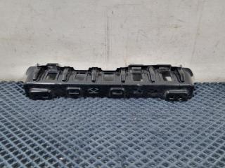 Запчасть кронштейн решетки радиатора Haval Jolion