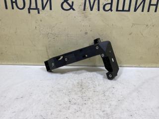 Запчасть кронштейн панели передний левый Москвич 3