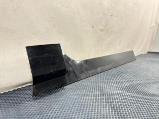 Накладка багажника задняя левая 300 1