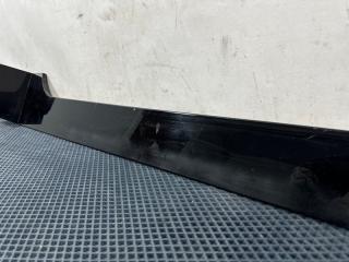 Накладка багажника задняя левая 300 1