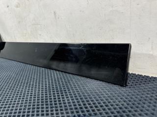 Накладка багажника задняя левая 300 1