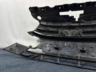 Решетка радиатора Granta FL