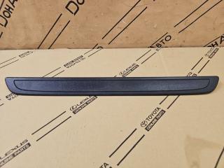 Накладка порога внутренняя передняя правая Toyota Corolla