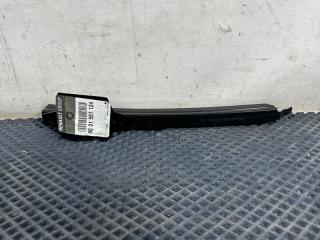 Направляющая стекла передняя правая Nissan Terrano