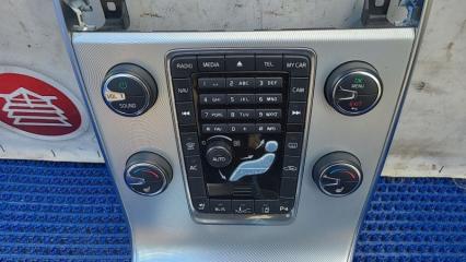 Запчасть консоль магнитофона VOLVO V60 2012