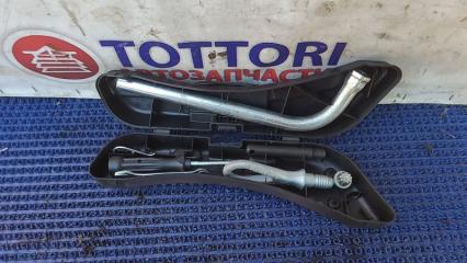 Фото запчасти набор инструмента AUDI A4 2002.11 контрактная запчасть Запчасть набор инструмента AUDI A4 2002.11