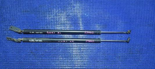 Запчасть амортизатор задней двери MITSUBISHI DELICA 1994