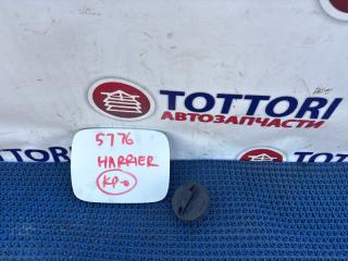 Фото запчасти лючок бензобака TOYOTA HARRIER 2001.11 контрактная запчасть Запчасть лючок бензобака TOYOTA HARRIER 2001.11