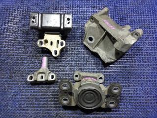 Запчасть подушка двигателя VOLVO V70